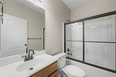 Beautifully remodeled 4 bedroom/3 bathroom Bellafont townhome - photo 15