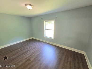 Welcome to 221 Elm Grove Rd, a delightful property nestled in - photo 20
