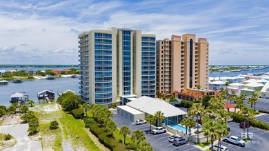 Nestled along Ole River in Orange Beach, Vista Bella offers a - photo 2