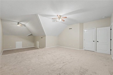 Beautifully remodeled 4 bedroom/3 bathroom Bellafont townhome - photo 28