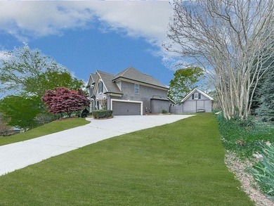 Fantastic opportunity in BridgeMill Golf & Country Club! One of - photo 6