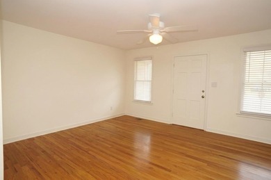 South Tampa 3 bedroom Bungalow with Large Fenced Yard that is - photo 3