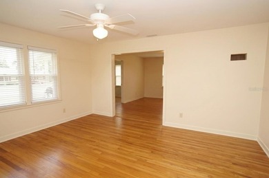 South Tampa 3 bedroom Bungalow with Large Fenced Yard that is - photo 4