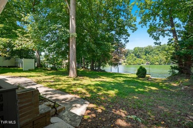 Welcome to your own slice of Boone Lake paradise! If you've been - photo 7