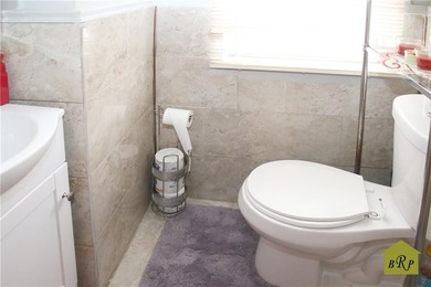 Welcome to this beautifully maintained Colonial one-family home - photo 5