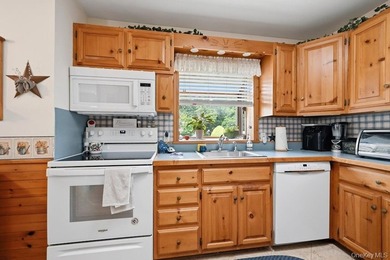 This immaculate 3 bedroom 1.5 bath home sits on a beautifully - photo 13