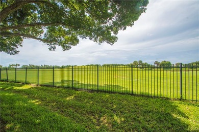 This 2/2 with its sun-soaked golf view from the screened back - photo 7