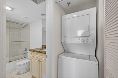 This 2 bedroom 2 Bath condo, directly on the ocean. Ultimate - photo 27