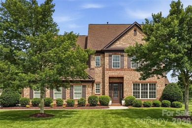 Freshly painted and beautifully maintained, this Weddington - photo 1