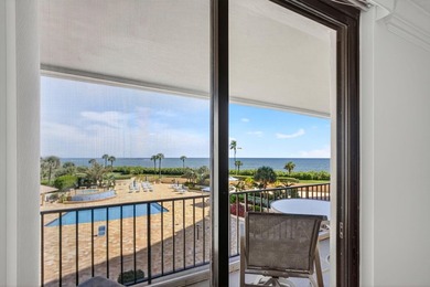 This 2 bedroom 2 Bath condo, directly on the ocean. Ultimate - photo 35