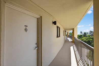 This 2 bedroom 2 Bath condo, directly on the ocean. Ultimate - photo 37