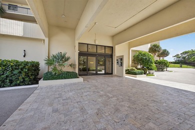 This 2 bedroom 2 Bath condo, directly on the ocean. Ultimate - photo 39