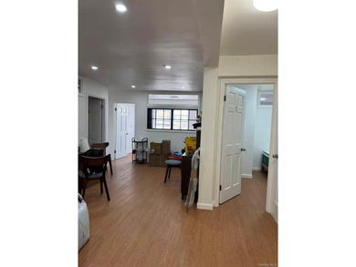 This beautifully renovated condo in the heart of Flushing offers - photo 2
