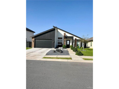Stunning golf-course home located in a highly sought-after - photo 1