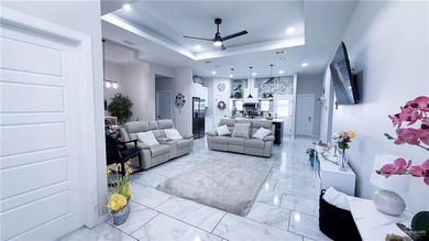 Stunning golf-course home located in a highly sought-after - photo 7