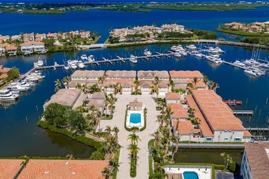 Fabulous waterfront home in coveted Harbor Island GH. Soaring - photo 2
