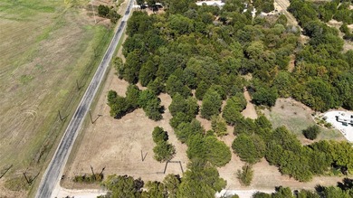 Welcome to seclusion. This beautiful 4 acre property sits at the - photo 4