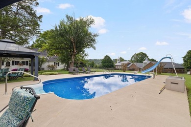 Welcome to this beautifully preserved Tennessee farmhouse - photo 7