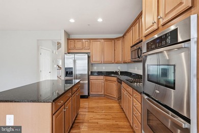Don't miss this beautifully maintained 4-bedroom, 4 bathroom - photo 3