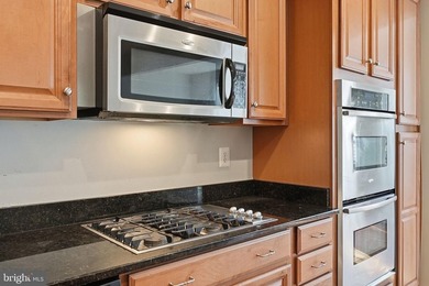 Don't miss this beautifully maintained 4-bedroom, 4 bathroom - photo 10