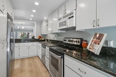 Rare single-level townhouse with no residence above or below in - photo 13