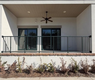 Price reduced. Great location! Walk to pier/village. Fresh paint - photo 14