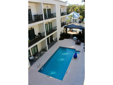 Price reduced. Great location! Walk to pier/village. Fresh paint - photo 15
