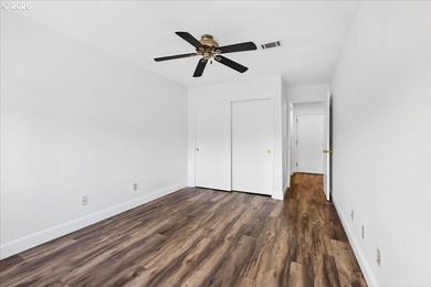 Welcome home to this move-in ready top-floor condo ideally - photo 23