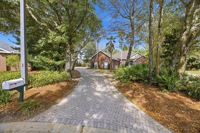 THIS HOME IS UNDER CONTRACT WITH 72 HR KICK OUT CLAUSE Beautiful - photo 2