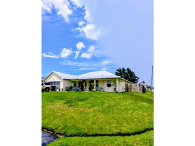 This freshly painted spacious pool home sits on a corner lot - photo 31