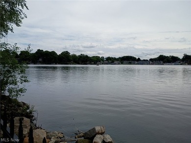 Looking for a new home! Side-by-side duplex at Meyers lake - photo 3