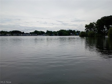 Looking for a new home! Side-by-side duplex at Meyers lake - photo 4