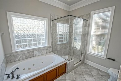 REDUCED: This is a fabulous home in an incredible neighborhood - photo 16