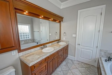 REDUCED: This is a fabulous home in an incredible neighborhood - photo 17