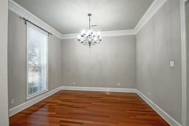 REDUCED: This is a fabulous home in an incredible neighborhood - photo 23