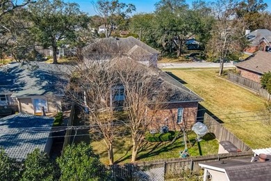 REDUCED: This is a fabulous home in an incredible neighborhood - photo 30