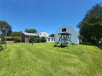 Priced at City Assessment! Big tri-level home with bigger - photo 33