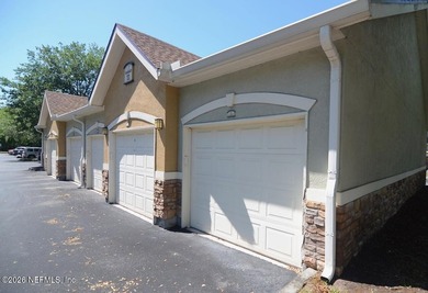 Treat yourself to this well-maintained 2-bedroom, 2-bath - photo 33