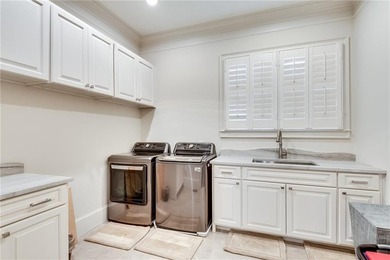Elegant, custom built estate home on nearly 2 acres acres in - photo 40