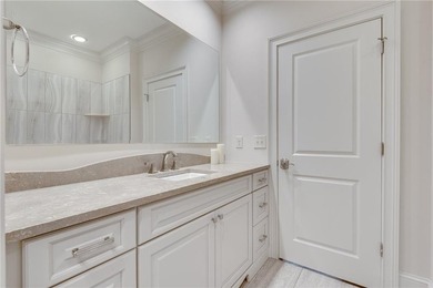 Elegant, custom built estate home on nearly 2 acres acres in - photo 50