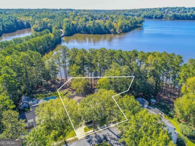 Lake Home For Sale in Peachtree City, Georgia