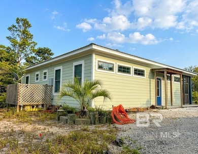 RARE ZERO-STAIR FORT MORGAN COTTAGE! Whether you're looking for - photo 2