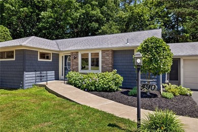 Welcome to 490 Van Voorhis Ave! Offered for the first time in - photo 4