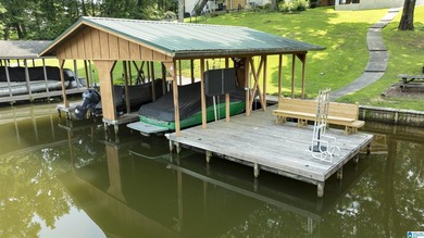 Great location, even better lake views! This move-in ready home - photo 11