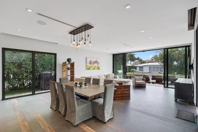 Stunning contemporary 5-bedroom + office waterfront residence - photo 11