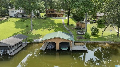 Great location, even better lake views! This move-in ready home - photo 12