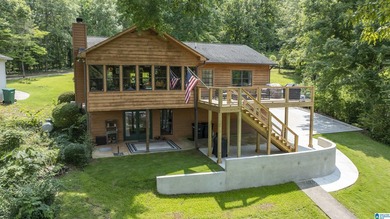 Great location, even better lake views! This move-in ready home - photo 13
