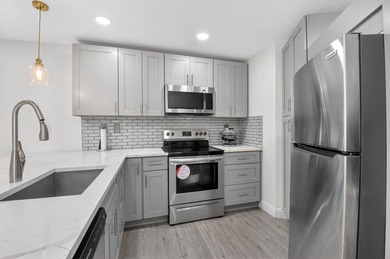 Beautiful and elegant 2-bedroom, 2.5-bath townhome in one of the - photo 13