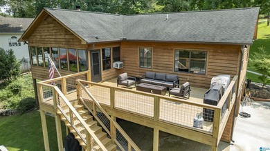 Great location, even better lake views! This move-in ready home - photo 14