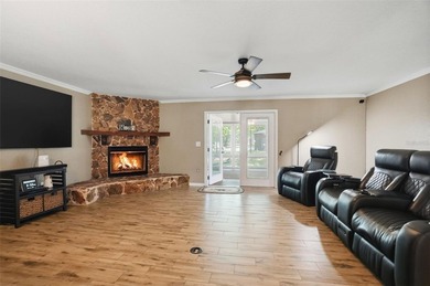 Incredible opportunity to own this versatile, Fully Fenced - photo 5